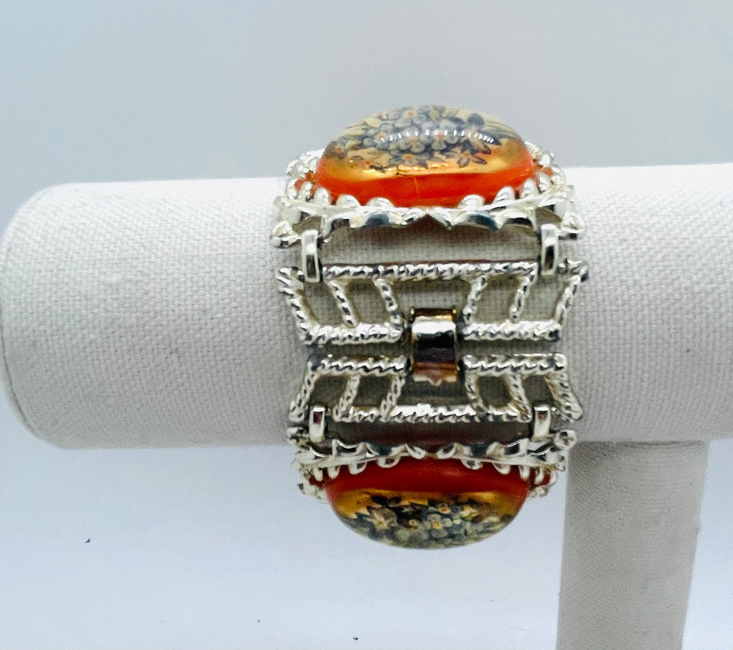 Rare Vintage Unsigned Selro Lucite Floral Silver Tone Book Panel Bracelet in Excellent Condition
