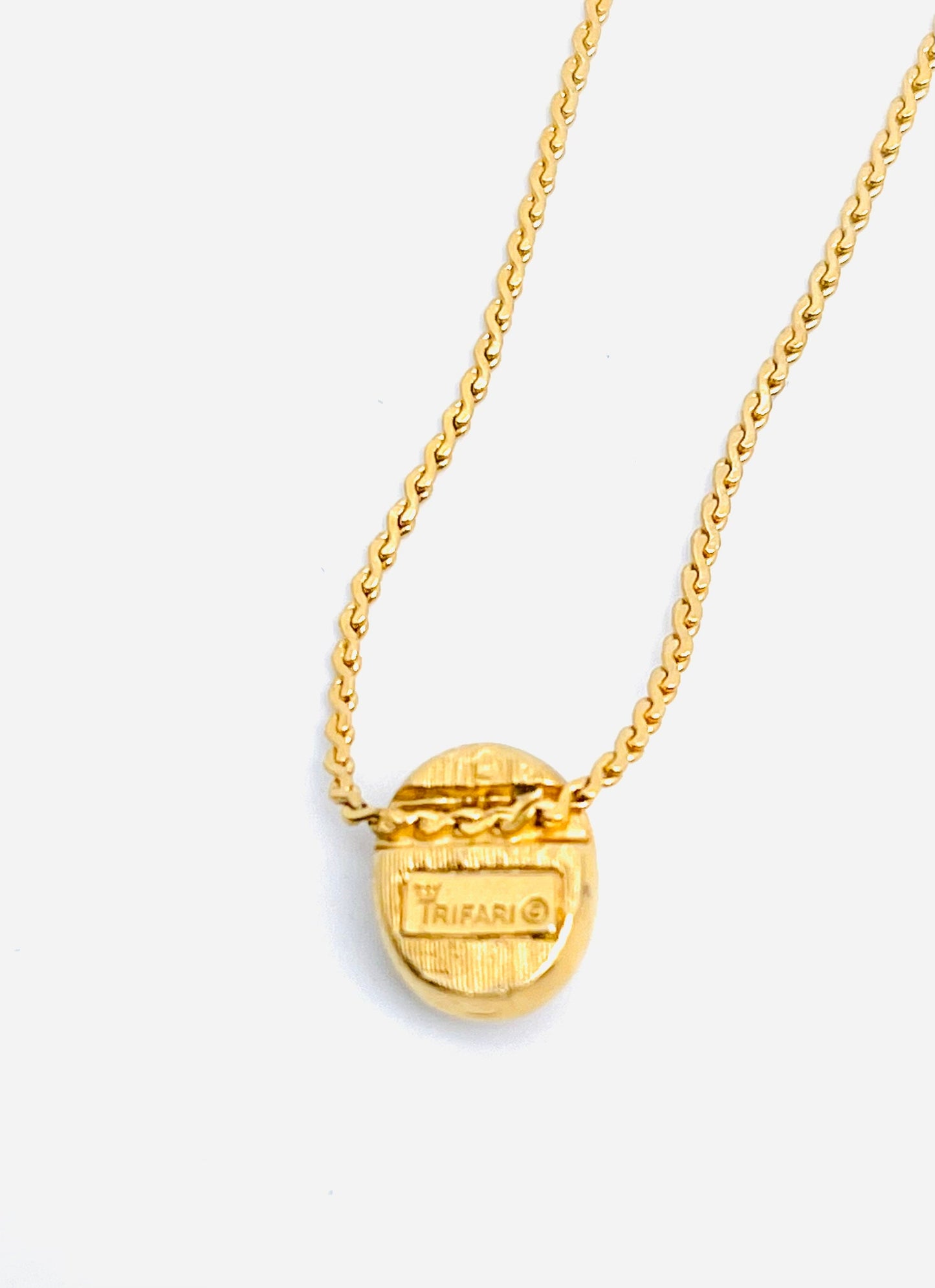 Vintage Dainty Signed TRIFARI Cameo & Goldtoned Necklace